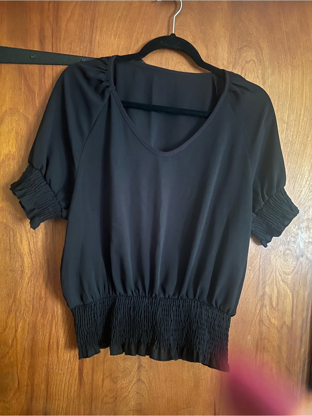 SHEIN Black Short-Sleeve Smocked-Hem Blouse